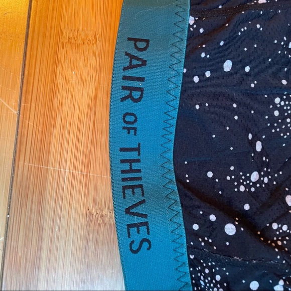 Pair of Thieves sports bra black sz large - Picture 2 of 3